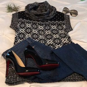 Jessica Simpson Sleeveless Sweater